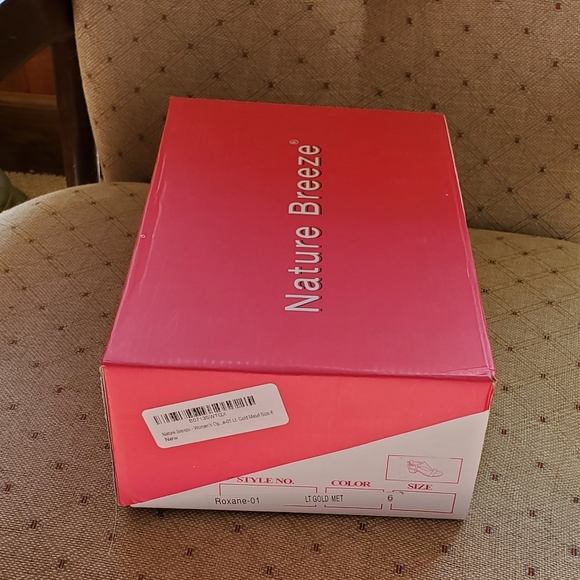 Nature Breeze Womens Gold Sandals Size 6 - Picture 8 of 10